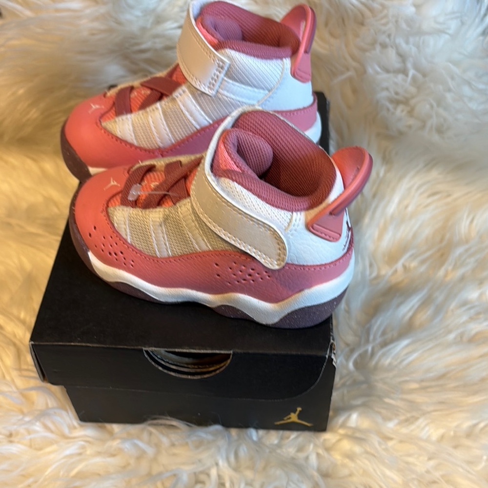 Jordan Pink and White Sneakers with Minimalist Design - Picture 2 of 7